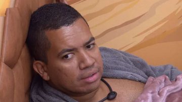 O atendente de farmácia Bruno diz que brother morre de ciúmes dele no Big Brother Brasil 23: "Pode observar" - Reprodução/Globo