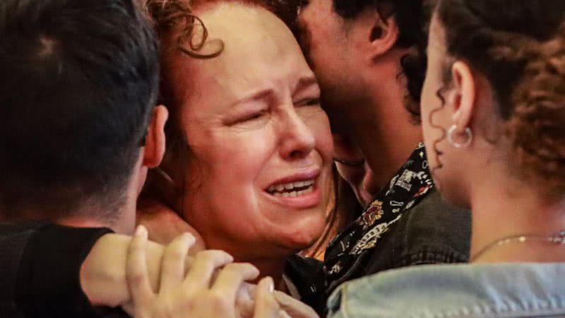 Devastada, viúva de João Donato desaba em lágrimas e recebe apoio no velório - AgNews/Victor Chapetta