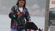 Filha de Flávia Alessandra passeia com cachorro em carrinho de bebê - AgNews