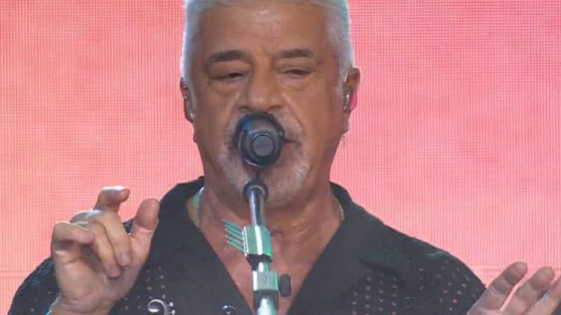 Lulu Santos polemiza com anotação na mão em show no BBB 24: "Não assiste" - Reprodução/TV Globo