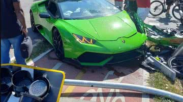 Lamborghini bate em moto e poste de semáforo - Foto: Reprodução/TV Globo