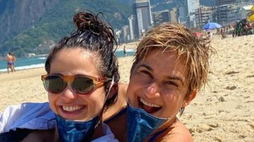 Nanda Costa vai de biquíni à praia pela primeira vez durante a gestação: "Que barrigão gigante!" - Reprodução/Instagram