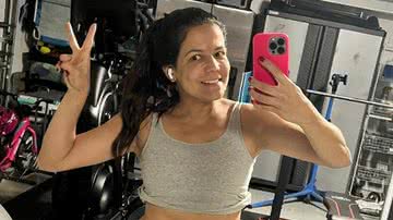 Aos 48 anos, Nivea Stelmann pega pesado no treino e exibe barriga lisinha - Instagram