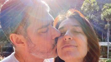Esposa de William Bonner, Natasha Dantas compartilha clique romântico com o jornalista e se declara - Instagram