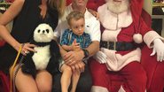 Ana Hickmann e o marido levaram o filho, Alexandre, para conhecer o Papai Noel e, claro, não perderam a oportunidade de curtir a companhia do bom velhinho! - Reprodução/Instagram