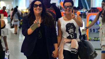 Ana Carolina e Leticia Lima em aeroporto - William Oda/Agnews