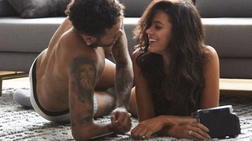 Só de roupa íntima, Bruna Marquezine e Neymar Jr. estrelam campanha quente para marca brasileira - Giampaolo Sgura/ C&A Divulgação