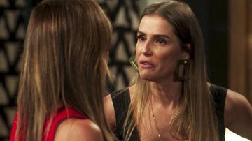 Karola parte com fúria para cima da ex-amiga, é esbofeteada e revida com ódio - Divulgação Globo
