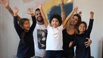 Dentinho reúne a família para comemorar o aniversário de Bruno Lucas - Reprodução / Instagram