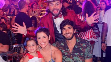 Fofura! Deborah Secco e Hugo Moura levam a filha, Maria Flor, ao circo e menina fica encantada - J Humberto/AgNews