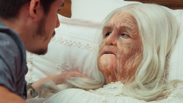 A maquiagem para envelhecer Marocas foi um dos pontos altos do episódio final - Divulgação Globo