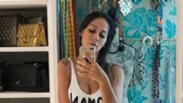 Mayra Cardi ostenta closet luxuoso e doa peça grifada para seguidor - Reprodução / Instagram
