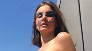 Camila Queiroz posa com barriguinha de fora e beleza impressiona - Reprodução / Instagram