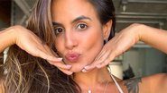 Ex-BBB Carol Peixinho seduz ao surgir de biquíni vermelho em selfie - Instagram