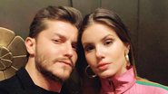 Klebber Toledo posa ao lado da esposa, Camila Queiroz em clique romântico - Reprodução/Instagram