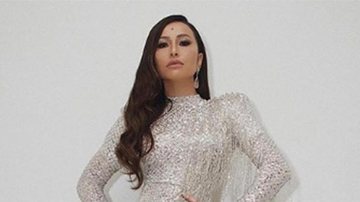 Sabrina Sato abusa da fenda em vestido deslumbrante no Família Record - Instagram