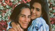 Gloria Pires surge abraçadinha com filha do meio e cena encanta: “Amor” - Reprodução/Instagram