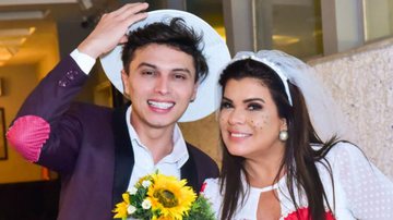 Mara Maravilha se casa com o noivo durante festa junina e faz transmissão na web - Leo Franco / AgNews
