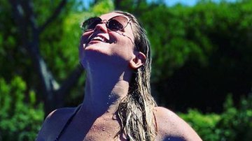 Susana Werner posa de biquíni em sua mansão - Reprodução/ Instagram