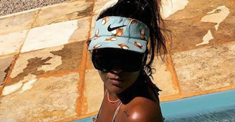 Esposa de Tiririca posa ousa na piscina de sua mansão - Reprodução/ Instagram