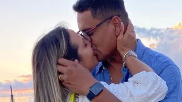 Carla Perez troca beijão de cinema com Xanddy - Instagram