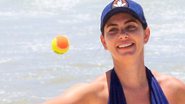 Letícia Datena é flagrada de shortinho e top exibindo o corpão na praia - AgNews