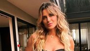 Sequinha, Carolina Dieckmann posa sem sutiã com look sem alças: "Espetáculo" - Reprodução/ Instagram