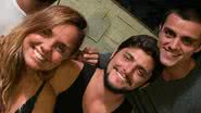 Vovó babona, mãe de Bruno Gissoni e Felipe Simas encanta web ao posar com netinhas: "Minhas pituquinhas" - Reprodução/Instagram