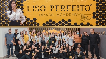 Imagem Josélia Cotrim comemora o sucesso do projeto de expansão Liso Perfeito Brasil Academy