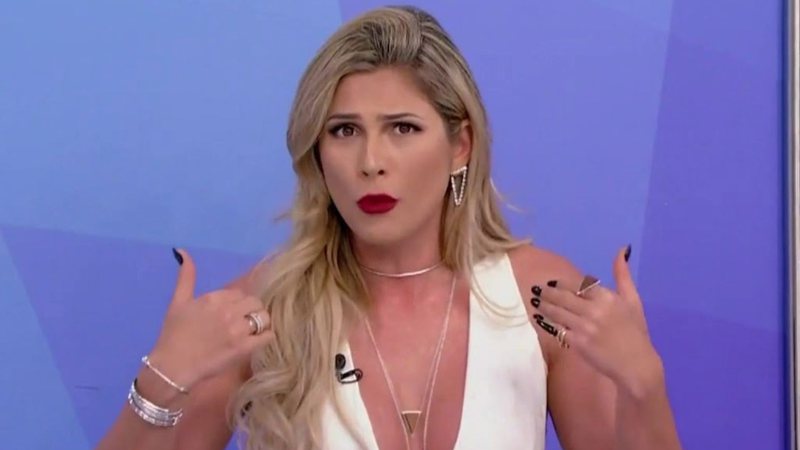 Lívia Andrade perde a linha com seguidores e dá resposta afiada: "Safadeza" - Reprodução/SBT