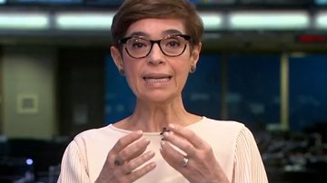 Renata Lo Prete comete gafe no figurino ao vivo - Reprodução/TV Globo