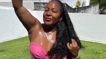 Tia Má rebate fã após críticas à cor de sua virilha: "Te poupando" - Reprodução/ Instagram