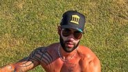 Gusttavo Lima surge fortão em moto de R$ 65 mil e anima fãs: "Que homem é esse?" - Reprodução/ Instagram