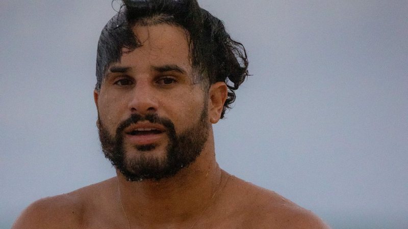 Campeão olímpico, Italo Ferreira foge de tubarão em alto-mar: "Me colocou pra fora" - Reprodução/Twitter