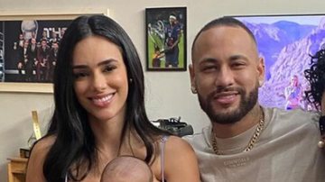 Voltaram? Família mostra Neymar e Bruna Biancardi coladinhos em foto com Mavie - Reprodução/ Instagram
