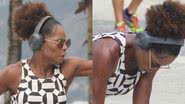 De minissaia, Adriana Bombom é flagrada ostentando bumbum durinho em praia carioca - AgNews/Dan Delmiro
