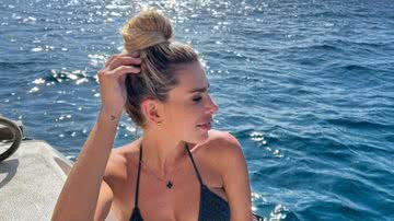Erika Schneider em passeio de barco - Reprodução/Instagram