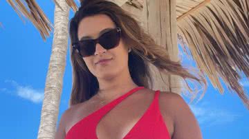 De biquíni, filha de Fátima Bernardes e Bonner exibe barriga chapada na praia: "Gata" - Reprodução/Instagram
