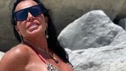 Gretchen posa na praia ao natural e desafia fãs: "Podem dar zoom" - Reprodução/ Instagram