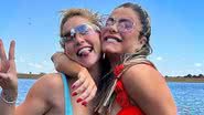 Virgínia Fonseca e Poliana Rocha causam inveja ao posarem agarradinhas no lago: "Humilhou" - Reprodução/Instagram
