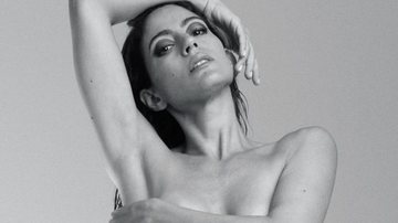 Carol Castro faz topless - Reprodução/ Instagram