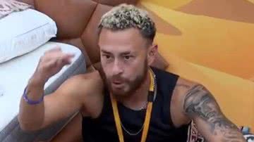 O jornalista Fred afirma que brother será eliminado após briga no Big Brother Brasil 23: "Rabinho entre as pernas" - Reprodução/Globo