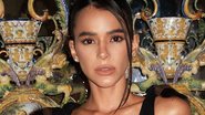 Sem sutiã, Bruna Marquezine deixa decote no limite com vestido caríssimo - Reprodução/Instagram