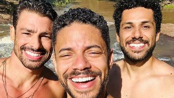 Cauã Reymond, Paulo Lessa e Amaury Lorenzo nos bastidores de 'Terra e Paixão' - Reprodução/Instagram