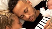 Neymar dá show de paternidade ao dormir com os dois filhos: "Não tem preço" - Reprodução/Instagram