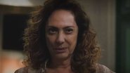 Terra e Paixão: Agatha ameaça inocente e se livra das provas - Reprodução/TV Globo