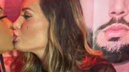 Com o seio de fora, Andressa Urach beija atriz em evento: "Delícia" - Reprodução/Instagram