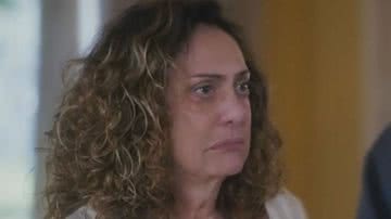 Terra e Paixão: Agatha recebe visita inesperada e surta - Reprodução/TV Globo