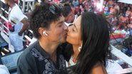 O cantor Jorge Vercillo aproveitou o trio de Ivete Sangalo no Carnaval de Salvador para beija muito; confira - Reprodução/AgNews