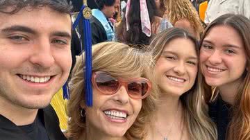Família de Gugu Liberato ignora briga judicial e se reencontra no Dia das Mães - Reprodução/Instagram